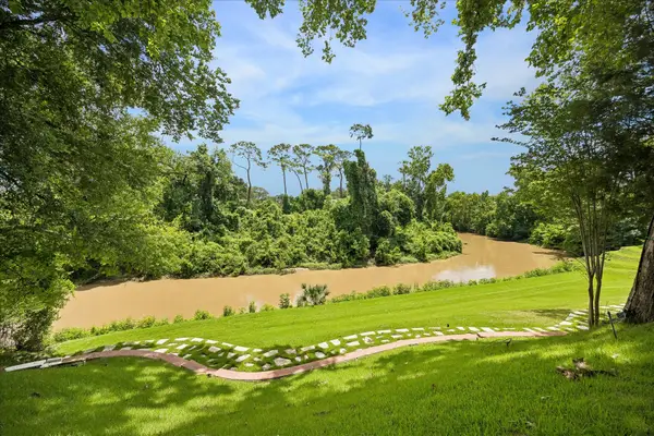 11103 Meadowick Drive, Houston, TX 77024