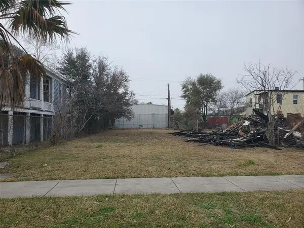 2710 Avenue K, Galveston, TX 77550