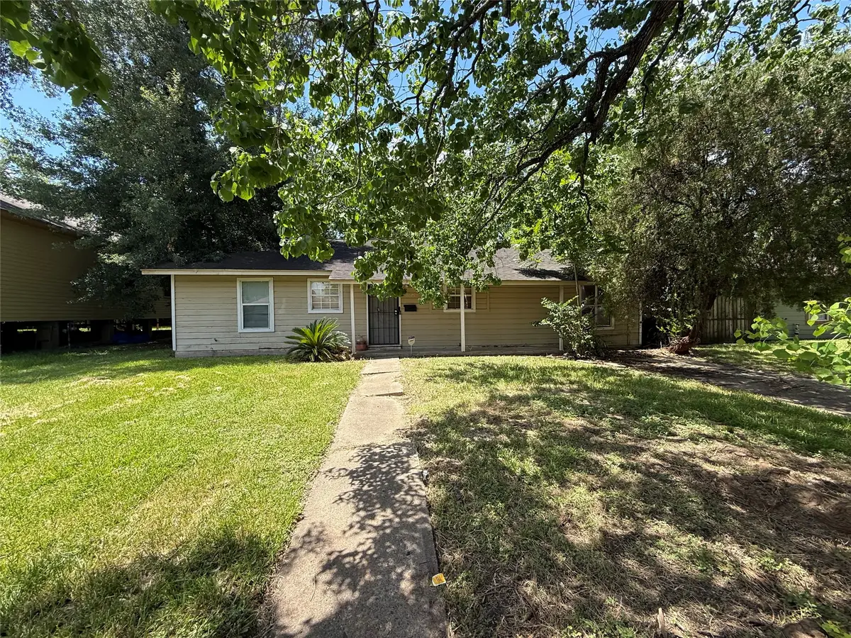 6026 Glenhurst Drive, Houston, TX 77033 - #1