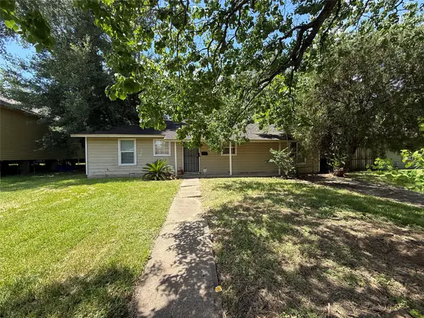 6026 Glenhurst Drive, Houston, TX 77033
