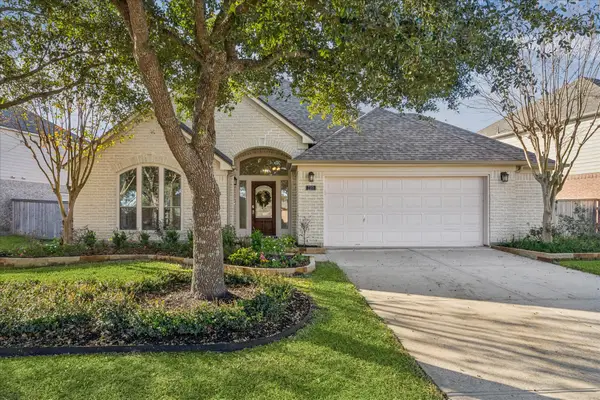 2201 Cambridge Shores Lane, Pearland, TX 77584