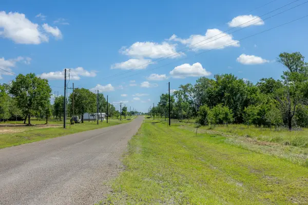 6534 Atakapan Trail, Bedias, TX 77831