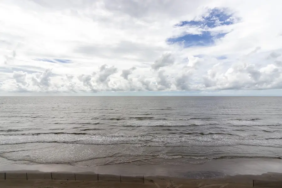 11949 Termini-san Luis #402, Galveston, TX 77554 - Image #3