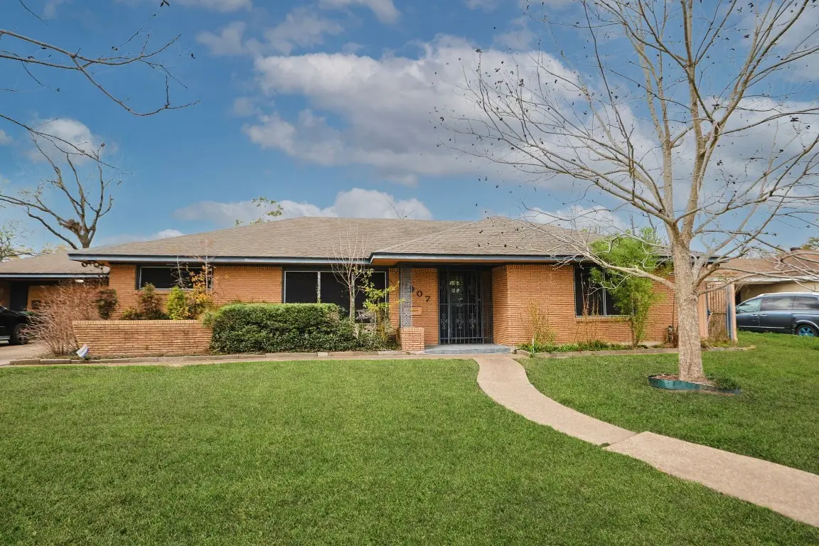 7907 Montglen Drive, Houston, TX 77061 - #1
