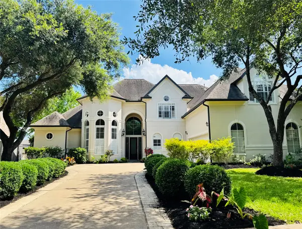 24 Saint Christopher Court, Sugar Land, TX 77479