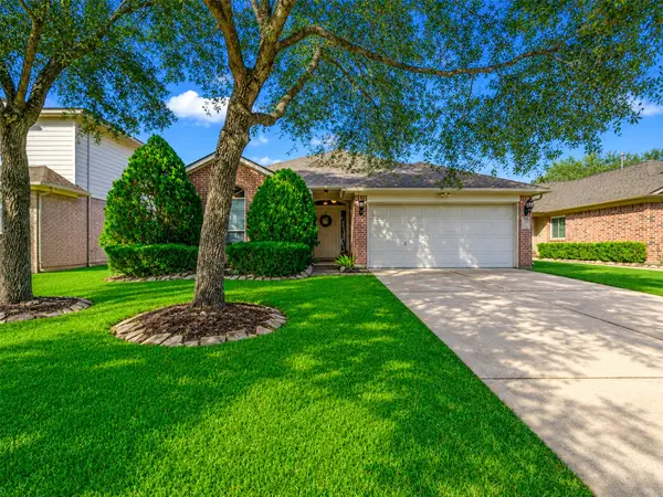 4027 Bentwood Drive, Dickinson, TX 77539