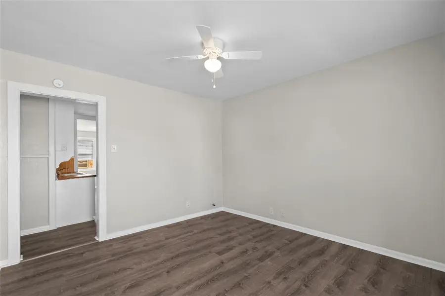 915 4th Avenue N, Texas City, TX 77590 - #3