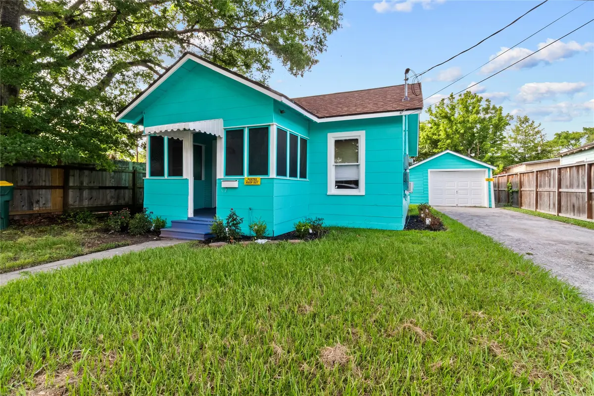 706 E Hunnicutt Street, Baytown, TX 77520 - Image #1
