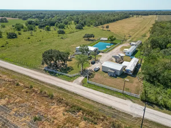 16631 Baker Cr 522 Road, Guy, TX 77444
