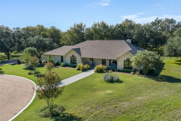2015 W Guenther Lane, La Grange, TX 78945