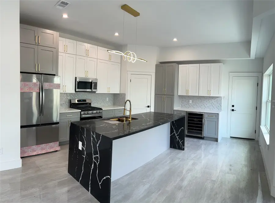 5014 Creekmont Drive, Houston, TX 77091 - #3