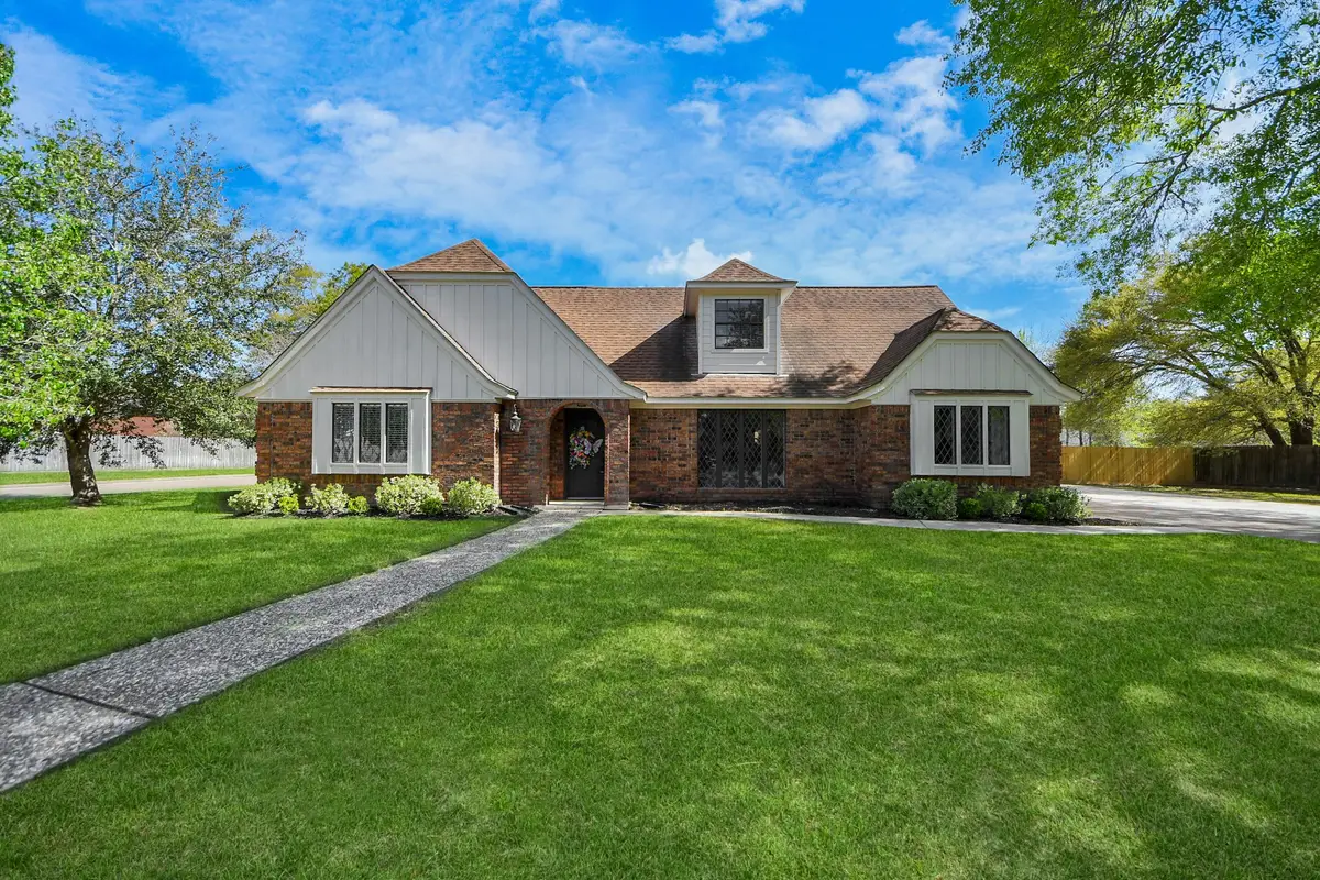 201 Cliffbrook Lane, Cleveland, TX 77327 - Image #1