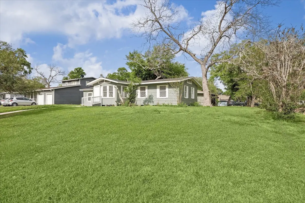 613 Winding Way Street, Lake Jackson, TX 77566 - #1