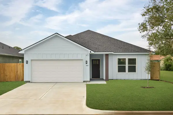 1303 Hawthorne Street, Baytown, TX 77520