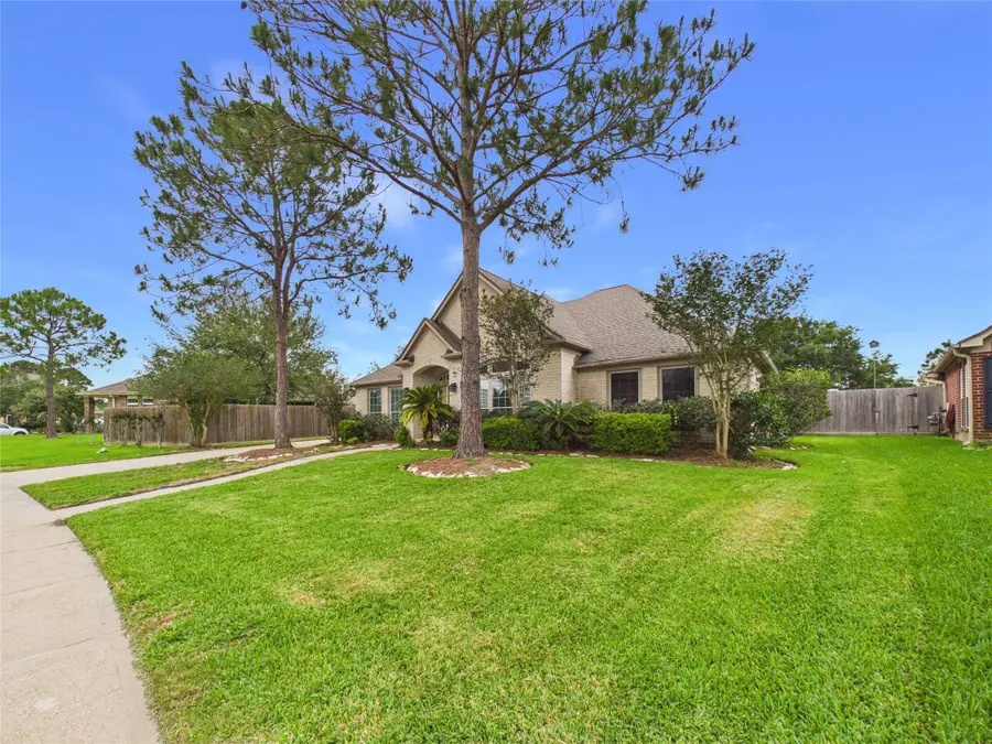 111 Bending Brook Lane, Dickinson, TX 77539 - #2