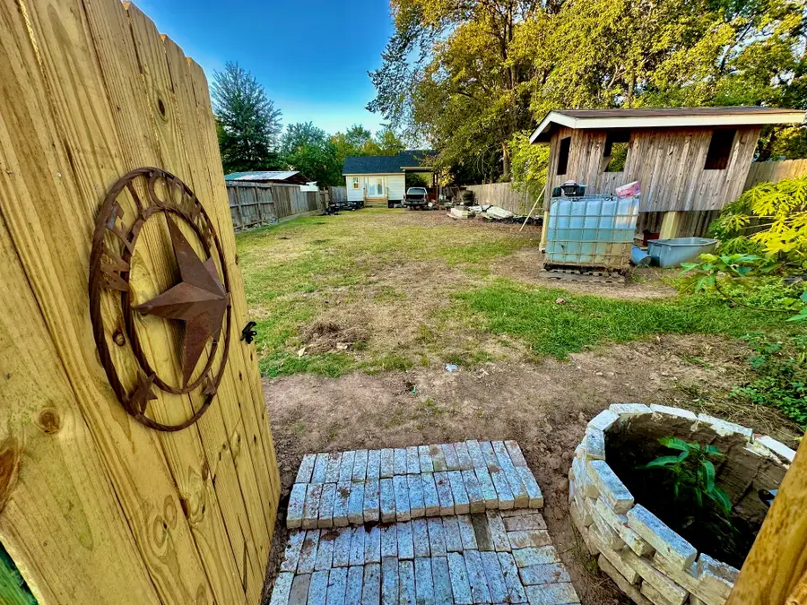 829 Timkin Road, Tomball, TX 77375 - Image #2