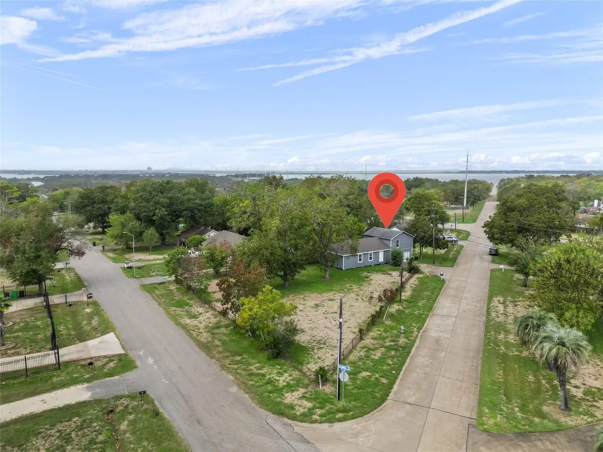 99 Brownwood Drive, Baytown, TX 77520 - Image #1