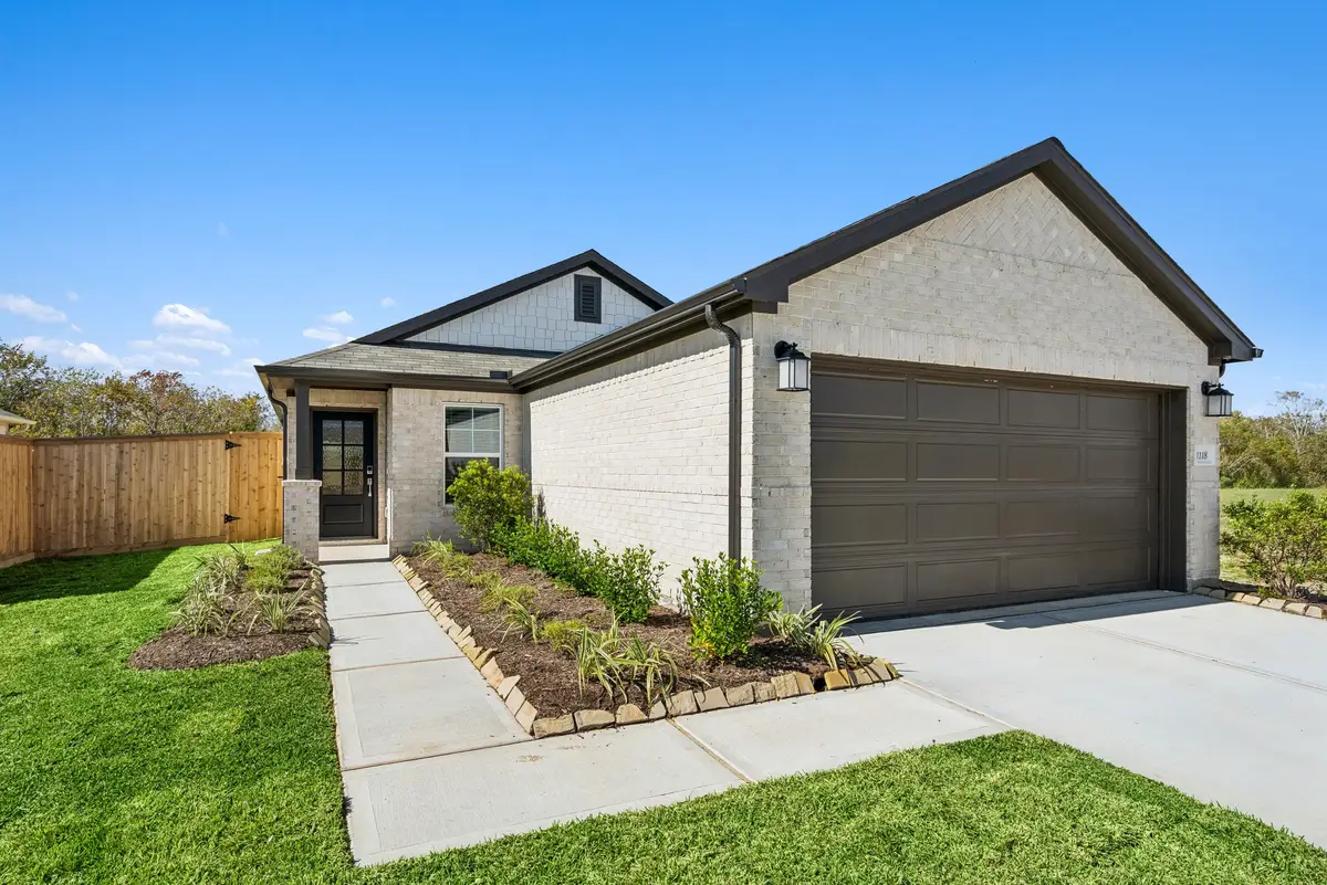 1118 Radiant Avenue, La Marque, TX 77568 - Image #1