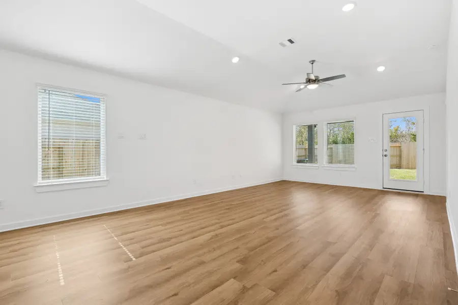 1118 Radiant Avenue, La Marque, TX 77568 - Image #3