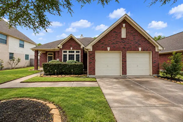 1918 Oakwood Court Drive, Baytown, TX 77521