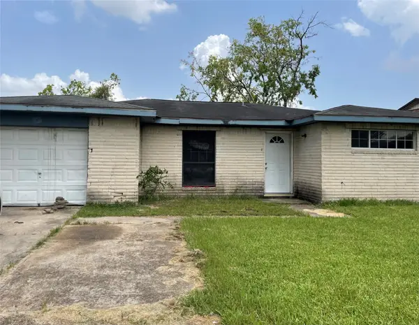 814 Deercrest Street, Channelview, TX 77530