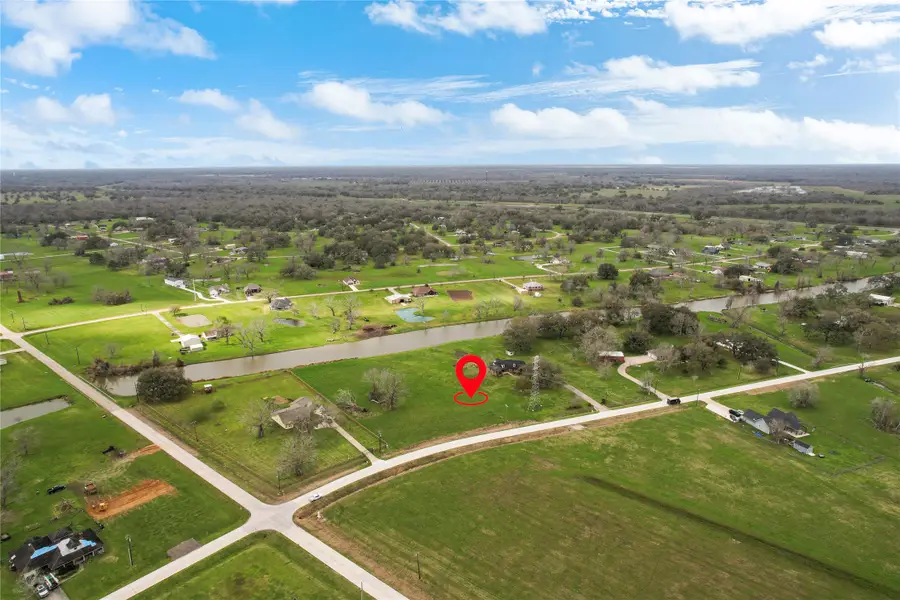 708 Winchester Trail, Angleton, TX 77515 - Image #2
