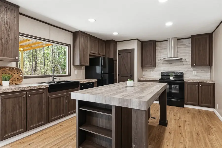 140 Michaels Lane, Huntsville, TX 77320 - #2