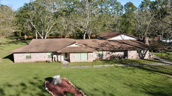 585 County Road 3796, Cleveland, TX 77328