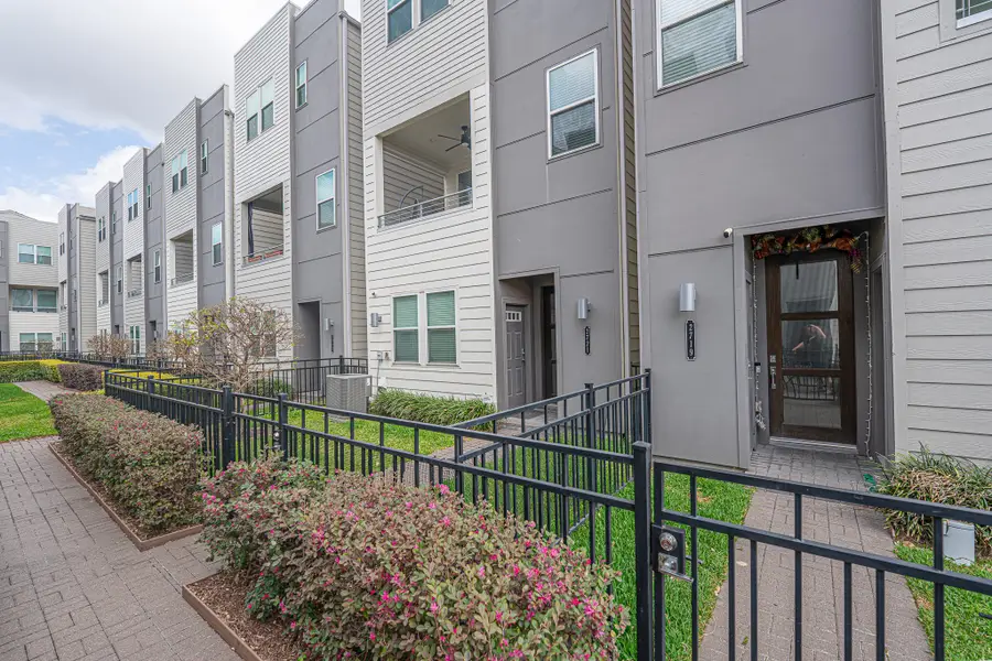 2721 Clinton Drive, Houston, TX 77020 - #2