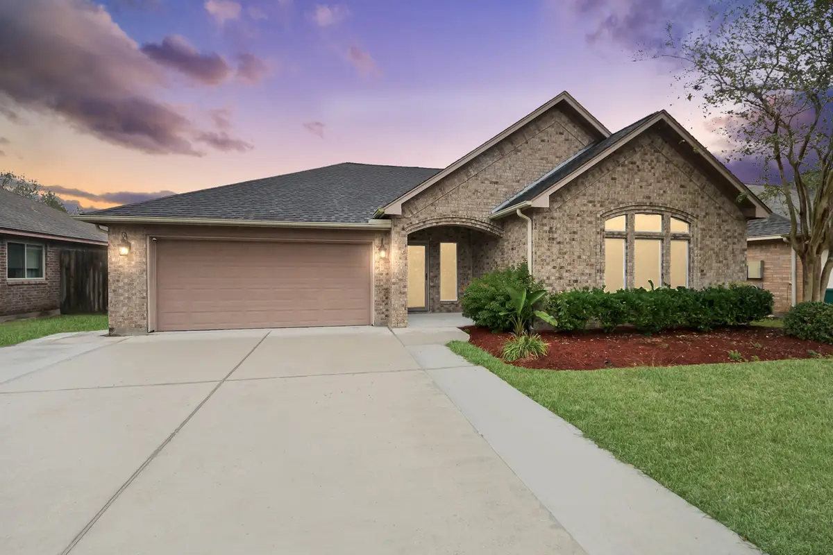 6 Prairie Oaks Drive, Texas City League City, TX 77510 - Image #1