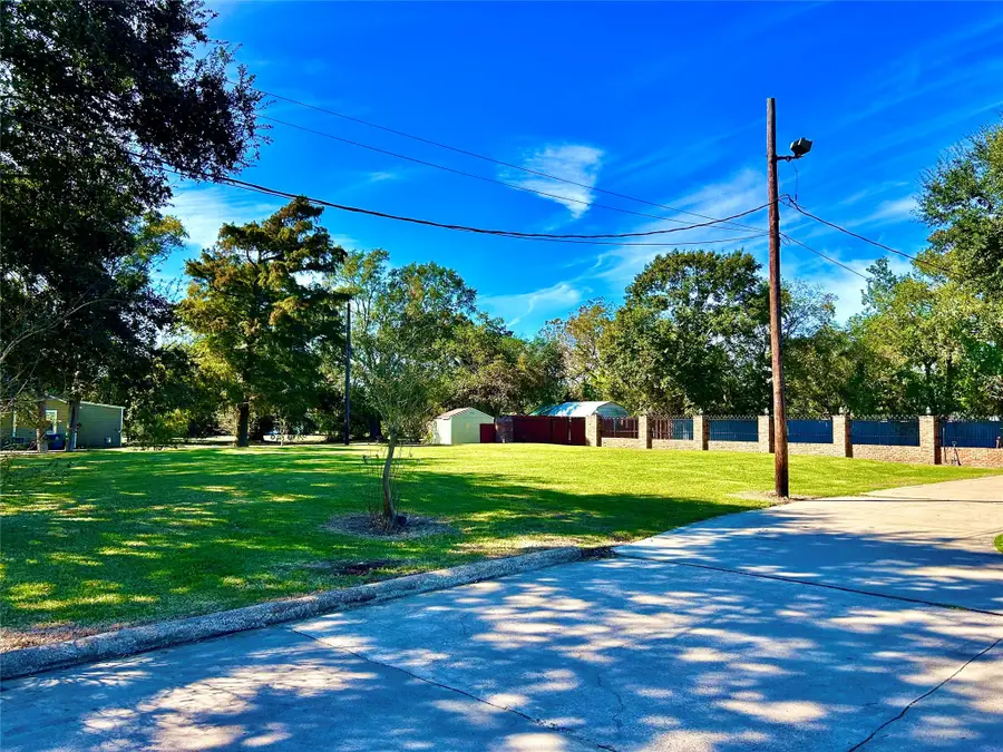 8766 Beauxart Garden Road, Beaumont, TX 77705 - Image #3