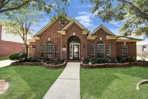 6204 Raintree Drive, Pearland, TX 77584