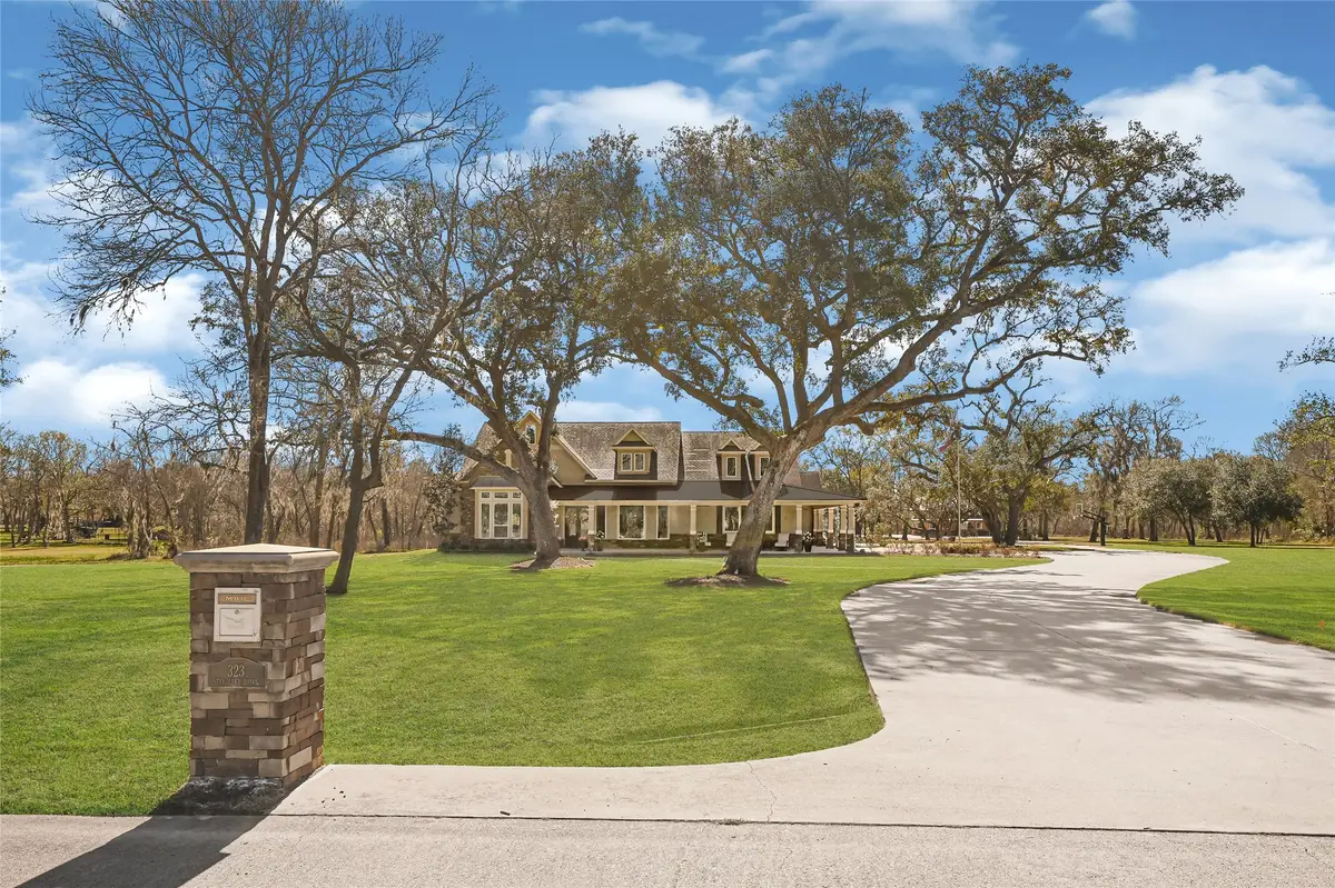 323 Star Lake Drive, Missouri City, TX 77459 - Image #1