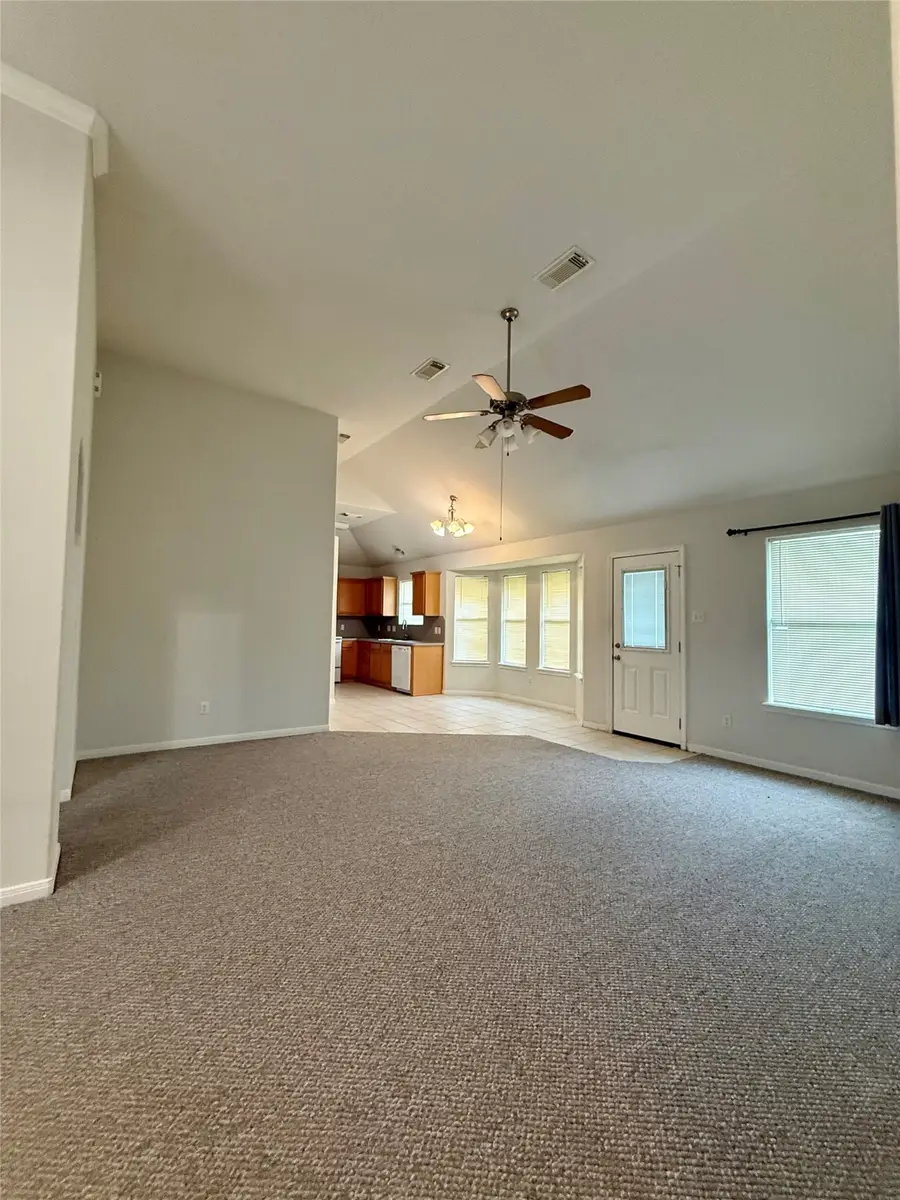 1140 Thomas Drive, Angleton, TX 77515 - Image #3