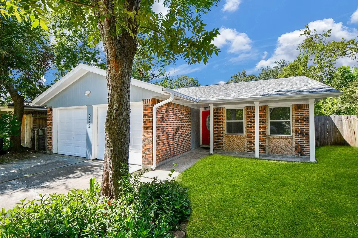 922 Bacliff Drive, Bacliff, TX 77518 - #1