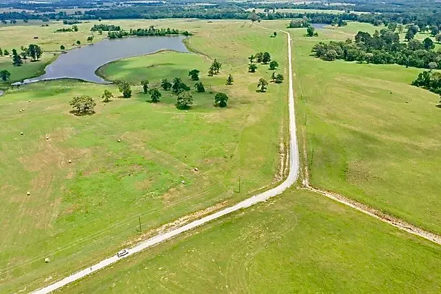 315 Clearlake Ln, Crockett, TX 75835 - Image #1