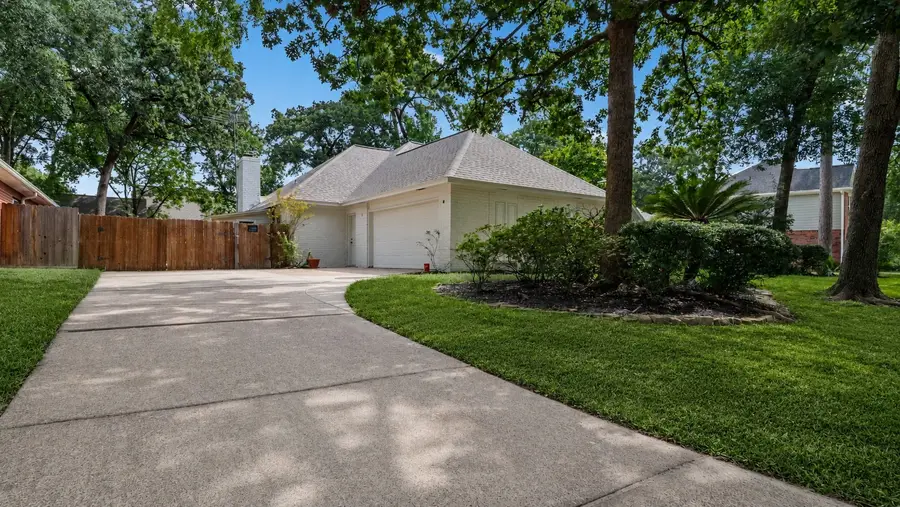 18 Windsor Drive, Conroe, TX 77304 - #3