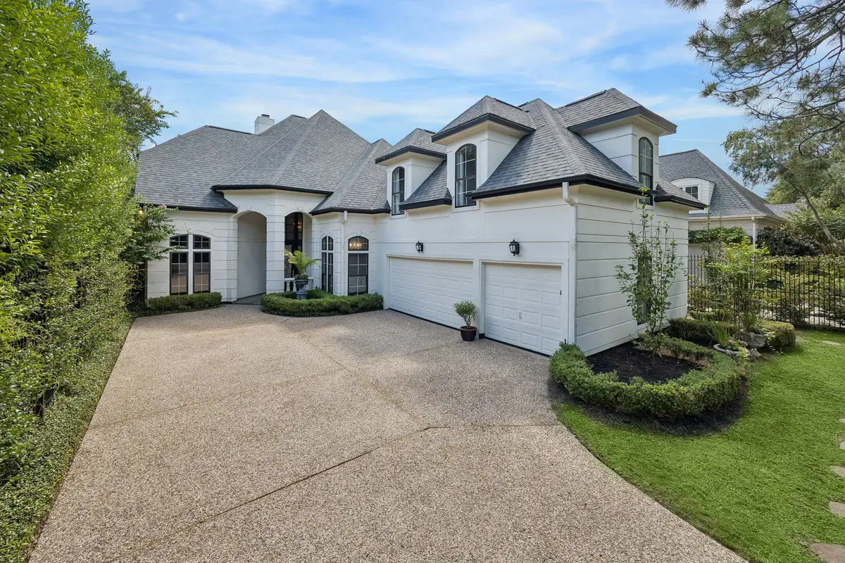 33 W Broad Oaks Drive, Houston, TX 77056 - #1