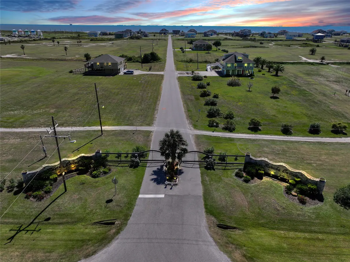 816 Rancho Caribe Drive, Port Bolivar, TX 77650 - Image #1