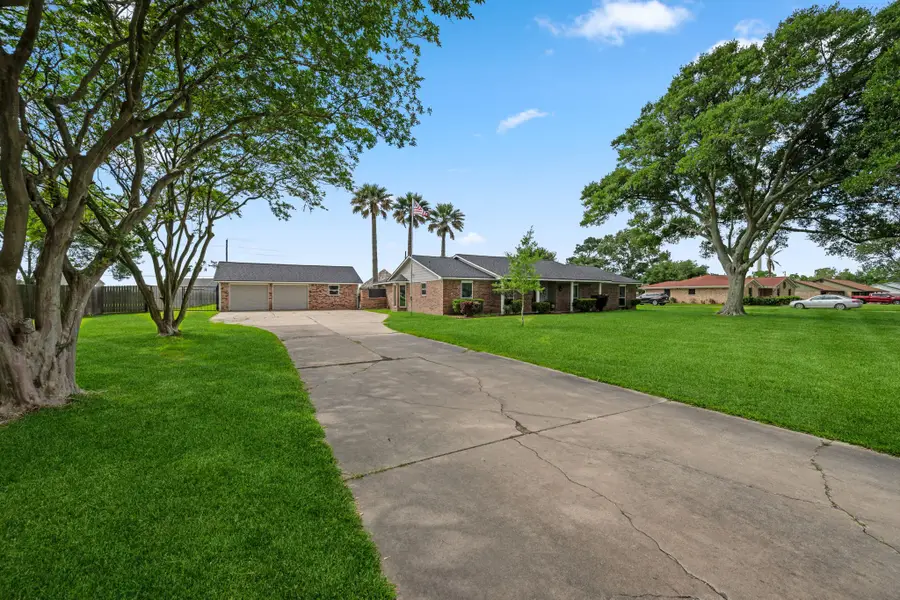 12102 Cherry Point Drive, Monterey Belvieu, TX 77535 - #2