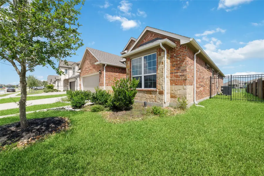 77 Carmel Drive, Manvel, TX 77578 - Image #3