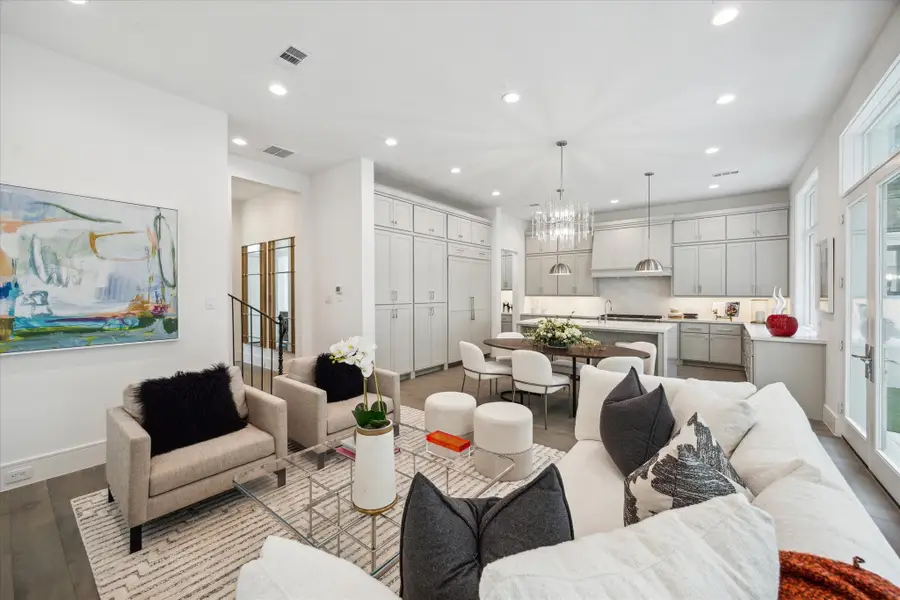 10 Wentworth Square Avenue, Houston, TX 77027 - Image #2