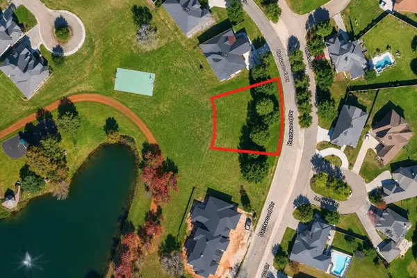 220 Bentwood Dr, Montgomery, TX 77356