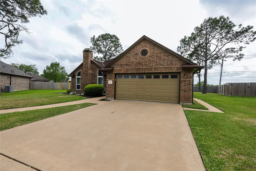 4 Lasso Court, Angleton, TX 77515 - #3