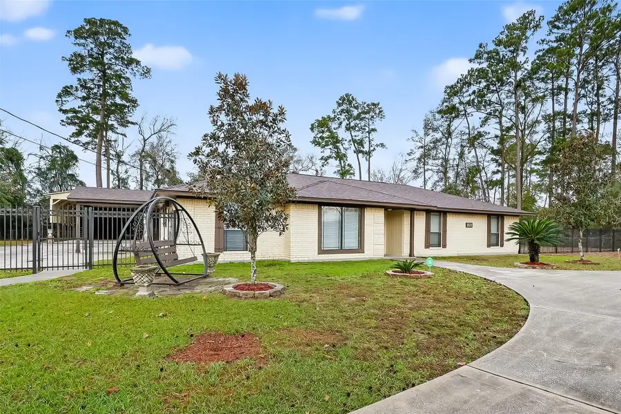 1011 Chateau Woods Parkway Drive, Conroe, TX 77385 - Image #3