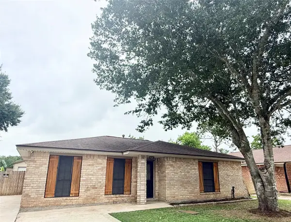1310 Valley Drive, Angleton, TX 77515