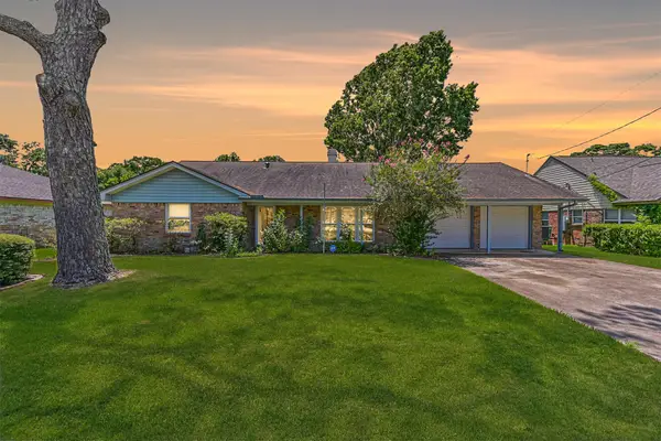 5106 Harbor Light Drive, Dickinson, TX 77539