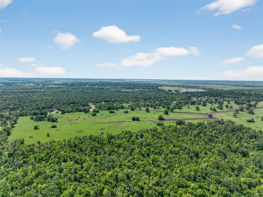 107 Fulbright Drive, Angleton, TX 77515 - Image #3