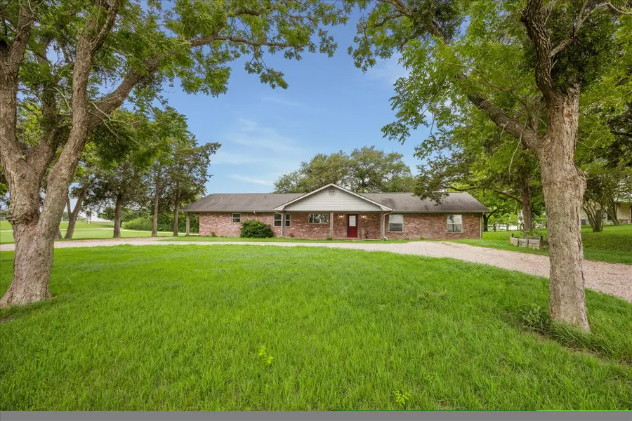13016 W Burton Street, Burton, TX 77835 - Image #2