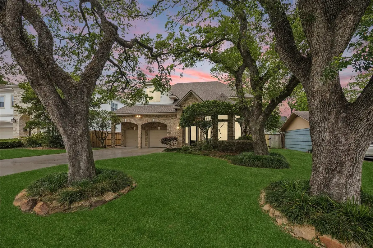 4714 Holt, Bellaire, TX 77401 - #1